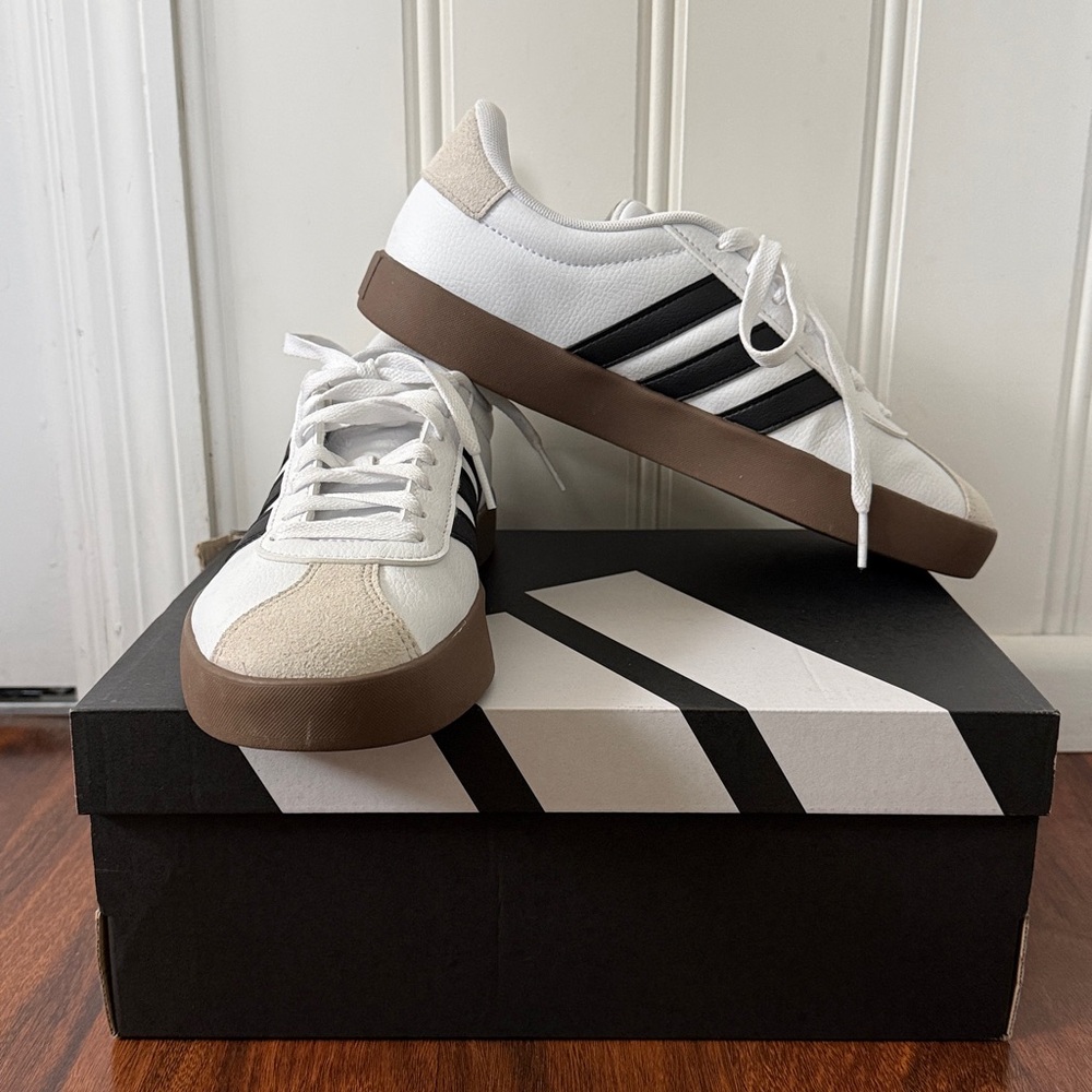 EUC Adidas VL Court 3.0 Women's Sneaker Size 8.5